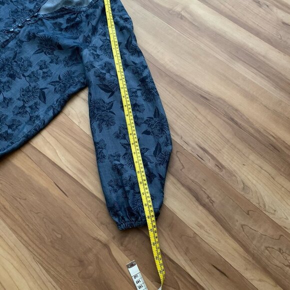 Liz Claiborne Blouse Women’s Medium Blue Long Sleeve Pullover Floral Top - Picture 4 of 8